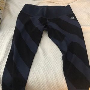 Adidas climalite Capri leggings - Size L